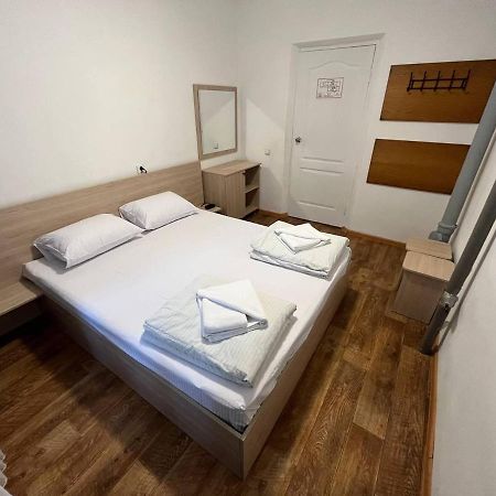 Fox Hostel Kiev Bagian luar foto