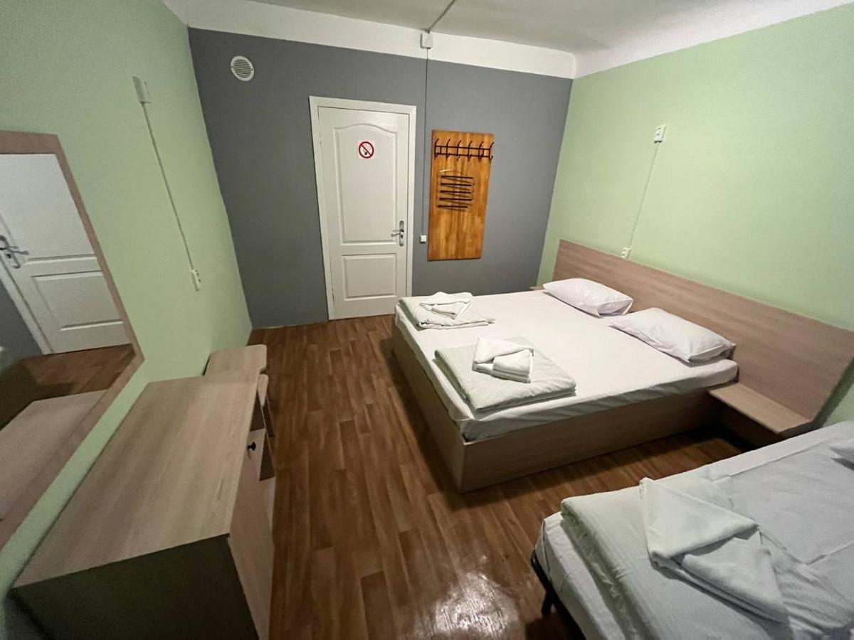 Fox Hostel Kiev Bagian luar foto