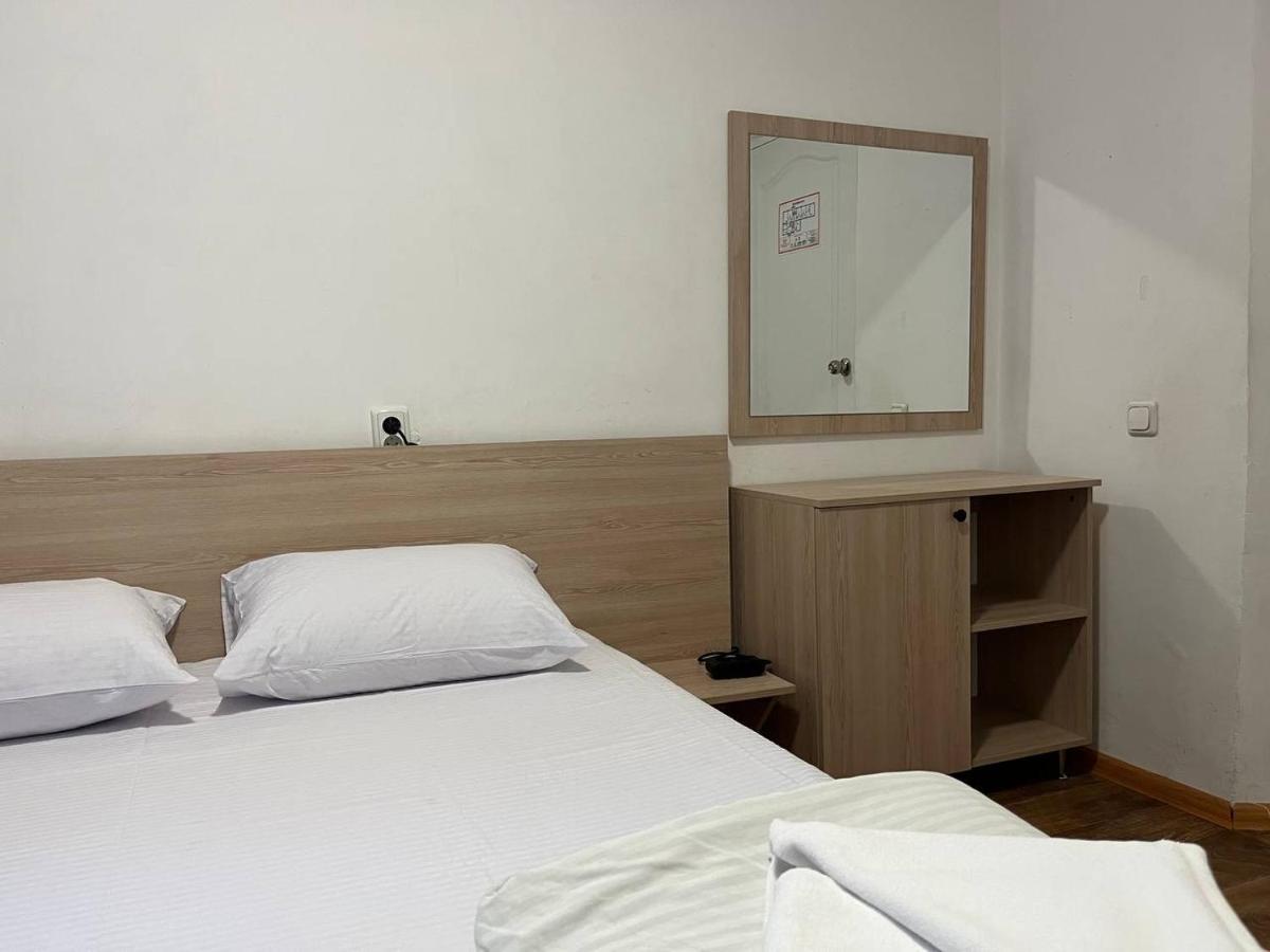 Fox Hostel Kiev Bagian luar foto