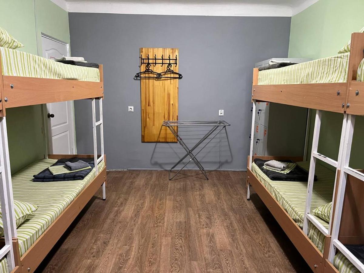Fox Hostel Kiev Bagian luar foto